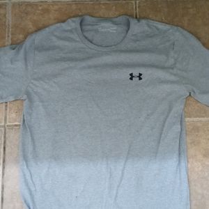 Under Armour Mens Large t-shirt